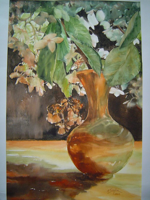 Nature vivante-Vase doré et fleurs claires