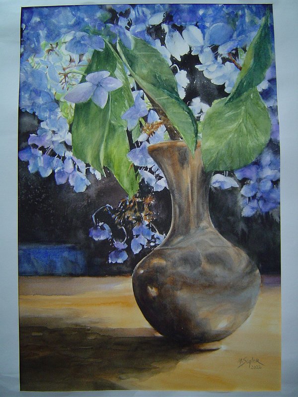Nature vivante-Vase en métal et fleurs bleues